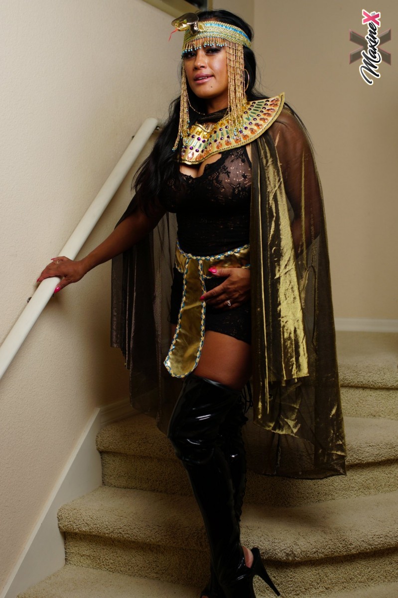 Chesty Maxine X Dressed As Cleopatra